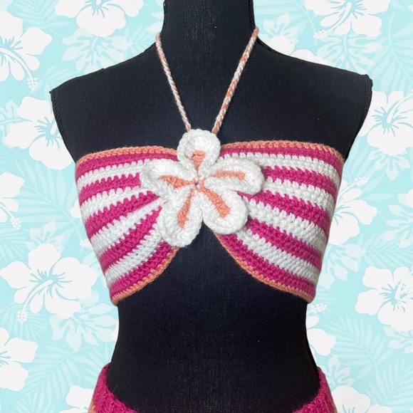 pink and white crocheted tropical/Hawaiian mini skirt and bikini top set - Picture 4 of 8